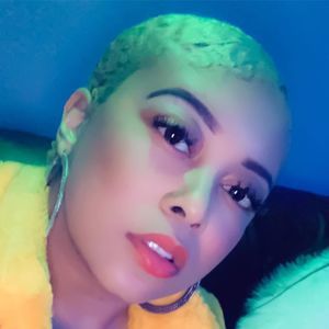 Meet your Posher, Jasmine